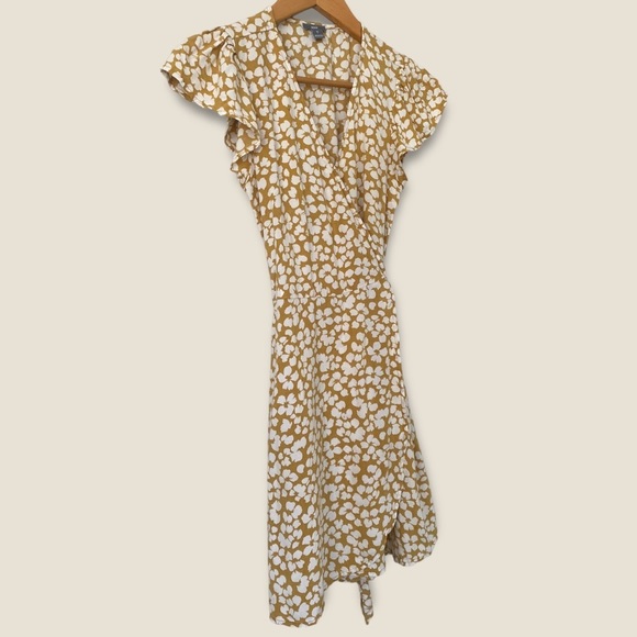 AERIE Floral Wrap Dress - Picture 4 of 10